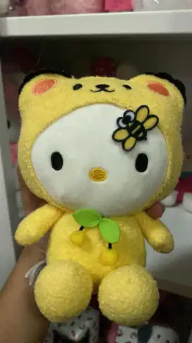 Boneka hello kitty lebah