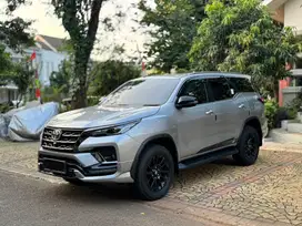 Toyota Fortuner VRZ GR bukan TRD Automatic 2021 Diesel SILVER LOW KM