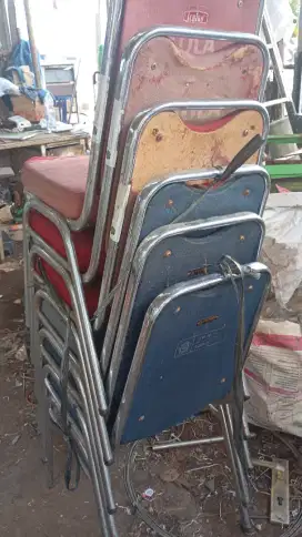 Kursi futura susun