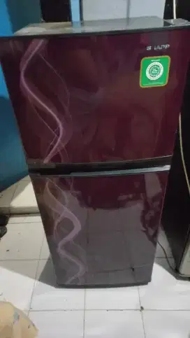 Kulkas Sharp dua pintu