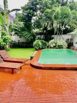 Dijual Rumah Luas Dengan Kolam Renang Di Jl Bangka Kemang
