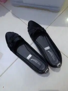 Sepatu Flat Hitam Stylish (flatshoes)