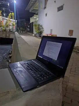 Lenovo Ideapad g40 80 core i5 gen 5 ram 8 SSD 256 dual vga