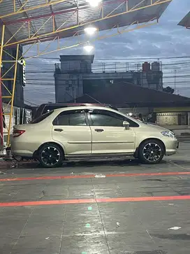 Dijual mobil second honda city 2005