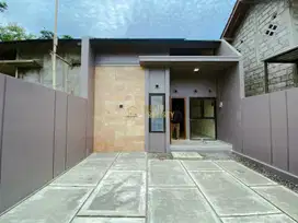 RUMAH BARU SIAP HUNI DEKAT KAMPUS UNRIYO DI NGEMPLAK
