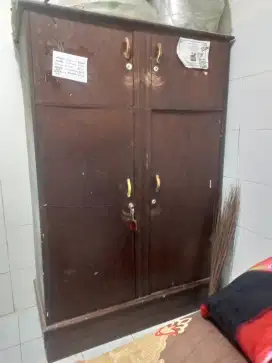 Lemari kayu jati
