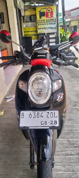 Di jual hobda scoopy 2018 iss plat depok pajak idup