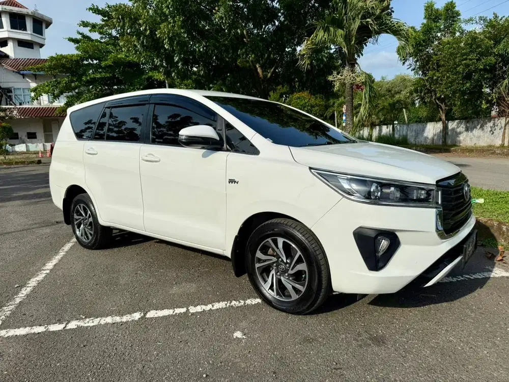 Toyota Kijang Innova Reborn 2.0 V AT Matic