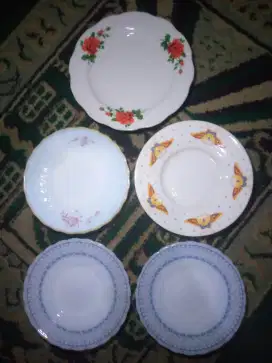 Piring Keramik Lawas Set Koleksi