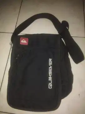 Tas selempang pria quiksilver