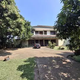 Rumah Luas Hitung Tanah Pinggir Jalan Raya Limo