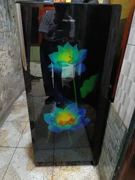 Kulkas 1 pintu merek Polytron