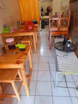 Kursi dan meja per set