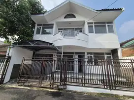 Rumah 2lantai di ancol timur Bandung