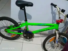 Sepeda remaja masih mulus