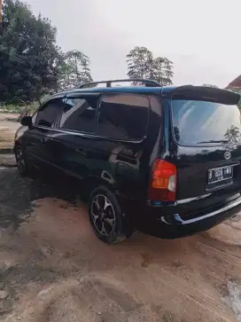 DI JUAL MOBIL HYUNDAI TRAJET 30JT NEGO