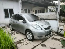 Dijual Toyota Yaris Tipe J M/T 2011