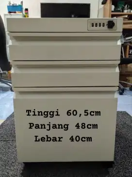 Nakas /drawer besi bekas
