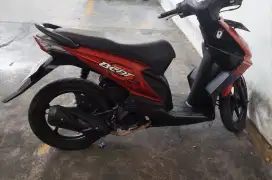 Honda Beat merah 2009 karbu