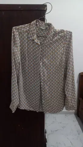 Kemeja lengan panjang