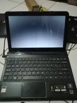 Sony Vaio AMD Radeon E2 ram 4gb HDD 320gb
