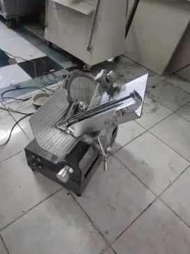 Mesin Automatis Pengiris Daging Getra Meat Slicer diameter 30 cm