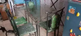 Meja Makan Kaca