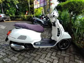Vespa GTS 150 Tahun 2021 Putih