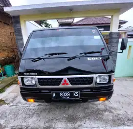 Mitsubishi L300 pik up th 2021 masih kaya baru km 7rb .