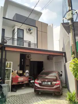 Rumah second posisi hook dalam cluster dekat grand galaxy