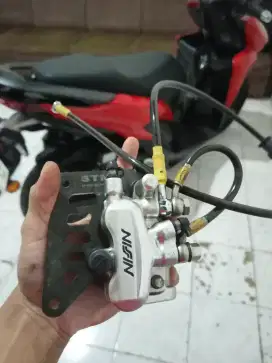 Kaliper pcx 3piston set tinggal templok rapih..