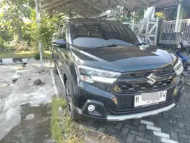 dijual untuk dibeli suzuki xl7 tipe tertinggi hitam metalic