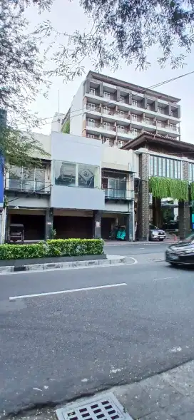 Dijual Ruko 3,5 lantai Ring 1 Tugu dan Malioboro Jogja (ex Restoran)