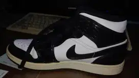 SEPATU NIKE JORDAN