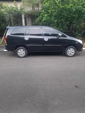 Toyota Kijang Innova 2005 Bensin