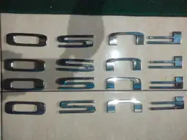Emblem FUSO untuk Mitsubishi Canter