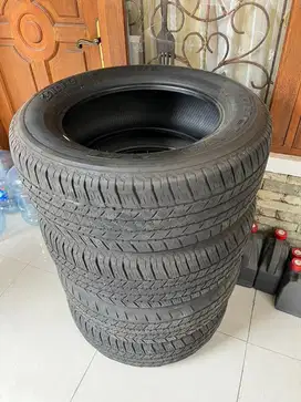 bridgestone dueler ht 265 60 R18 kondisi &gt;85% ukuran standar fortuner