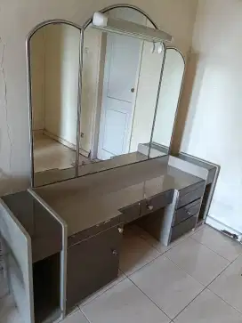 Meja rias panjang 1.80m