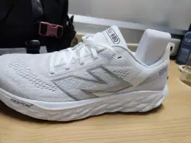 Sepatu New Balance 880 v14 Fresh Foam Size 44.5 panjang 28.5