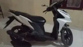 Jual motor bekas tipe Honda Vario tahun 2011