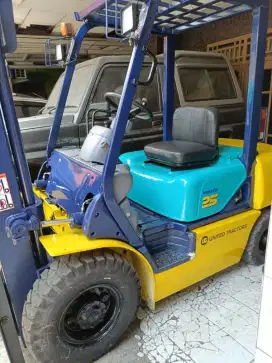Forklift Komatsu 2,5 Ton,Manual,3 Meter,Isuzu C240,FD25-12,Tahun 2003