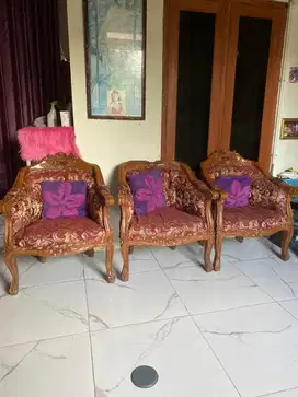 Dijual Satu Set Kursi Tamu Klasik Kayu Jati Ukiran + Meja