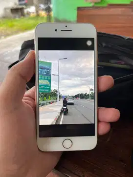iPhone 8 64 intet