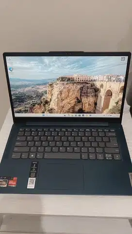 Laptop Lenovo masih bagus
