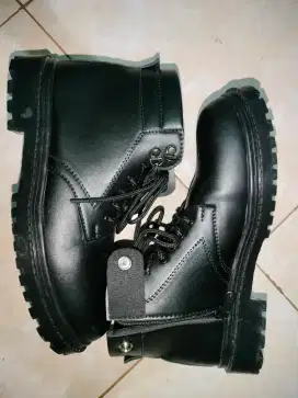 Sepatu PDH tali resleting