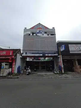 DIjual Ruko 3 Lantai Setrategis di Gedong Tengen