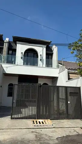 Rumah Baru Manyar Tirtoyoso