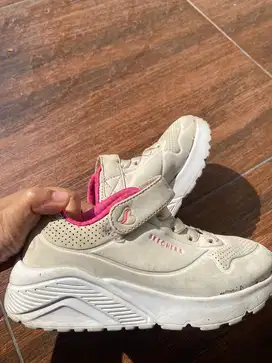 Sepatu sketcher Anak perempuan