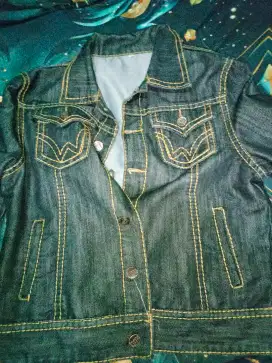 Jaket jeans ukuran L