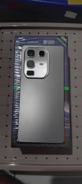 DI JUAL Infinix 256 GB / 16 GB RAM
( 8 + 8 GB Extended )